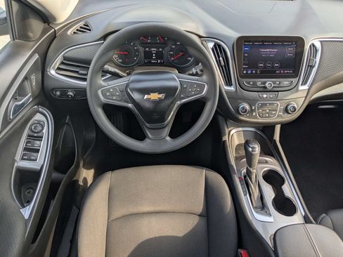 Used 2020 Chevrolet Malibu LT FWD image 14
