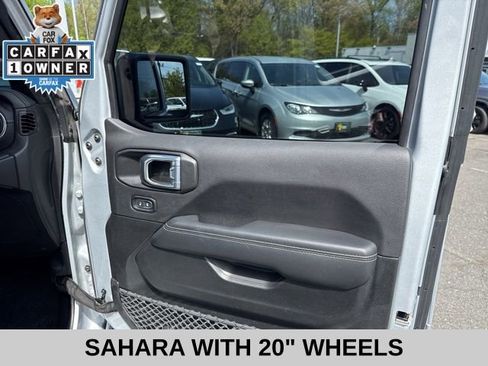 Used 2023 Jeep Wrangler Unlimited Sahara w/ Cold Weather Group AWD/4WD image 33