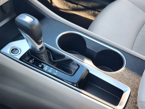 Used 2022 Nissan Altima 2.5 SV image 15