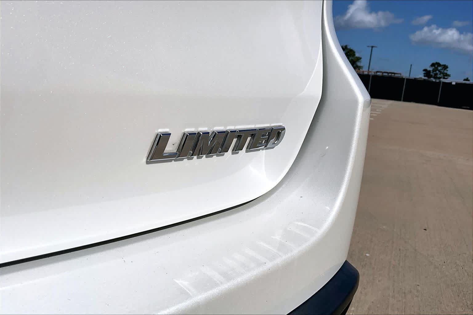 Used 2015 Toyota Highlander Limited FWD image 10