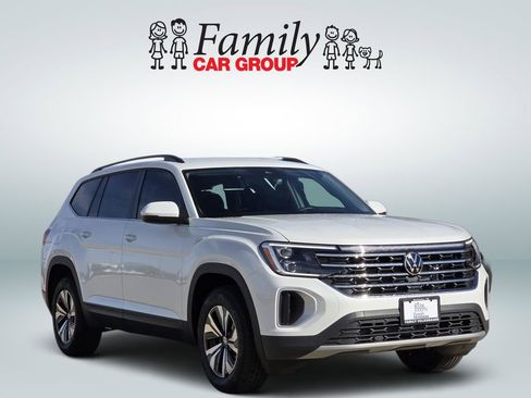 New 2026 Volkswagen Atlas SE FWD image 2