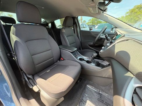 Used 2025 Chevrolet Malibu RS FWD image 24