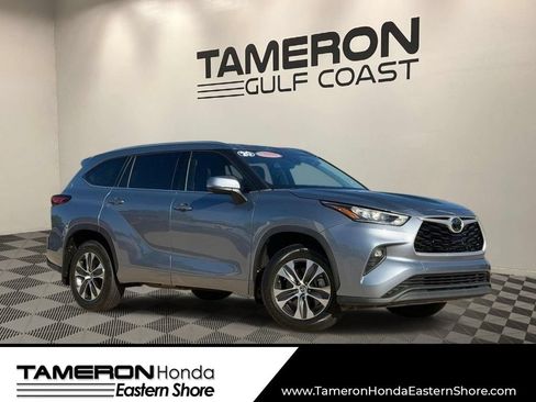 Used 2020 Toyota Highlander XLE AWD/4WD image 1