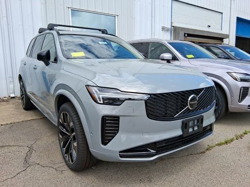 New 2026 Volvo XC90 T8 Ultra w/ Protection Package Premier AWD/4WD image 2