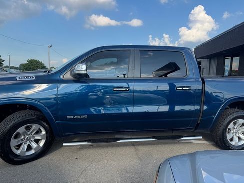 Used 2022 RAM 1500 Laramie AWD/4WD image 5