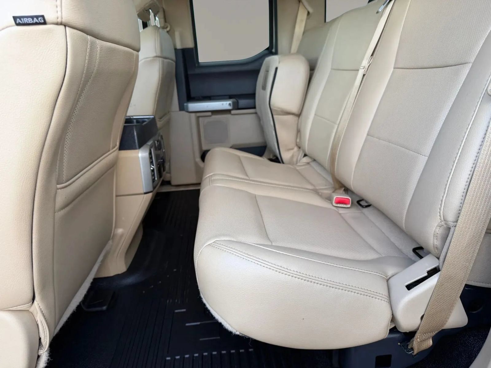 Used 2017 Ford F250 Lariat w/ Lariat Value Package AWD/4WD image 4
