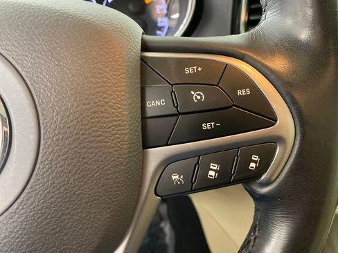 Used 2021 Jeep Grand Cherokee Limited w/ Trailer Tow Group IV image 16