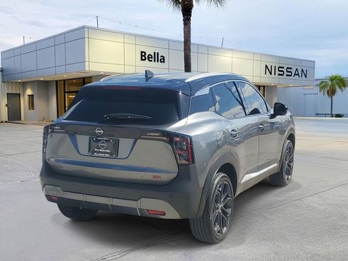 Used 2025 Nissan Kicks SR FWD image 6