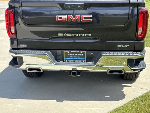 Used 2023 GMC Sierra 1500 SLT w/ SLT Premium Plus Package AWD/4WD image 4