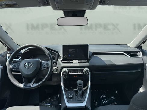 Used 2024 Toyota RAV4 XLE image 12