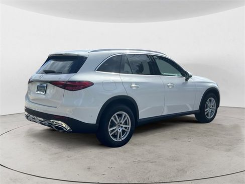 Used 2025 Mercedes-Benz GLC 300 4MATIC image 5