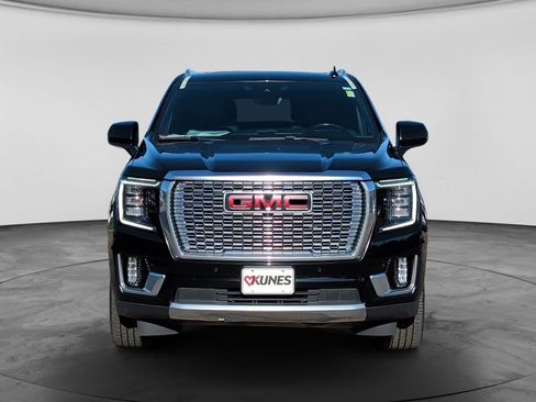 Used 2021 GMC Yukon Denali w/ Denali Premium Package AWD/4WD image 2