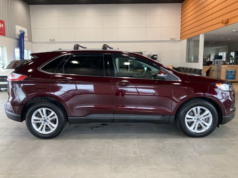 Used 2020 Ford Edge SEL w/ Cold Weather Package image 4