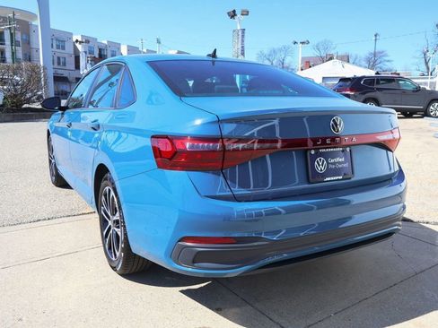 Certified 2025 Volkswagen Jetta Sport image 3