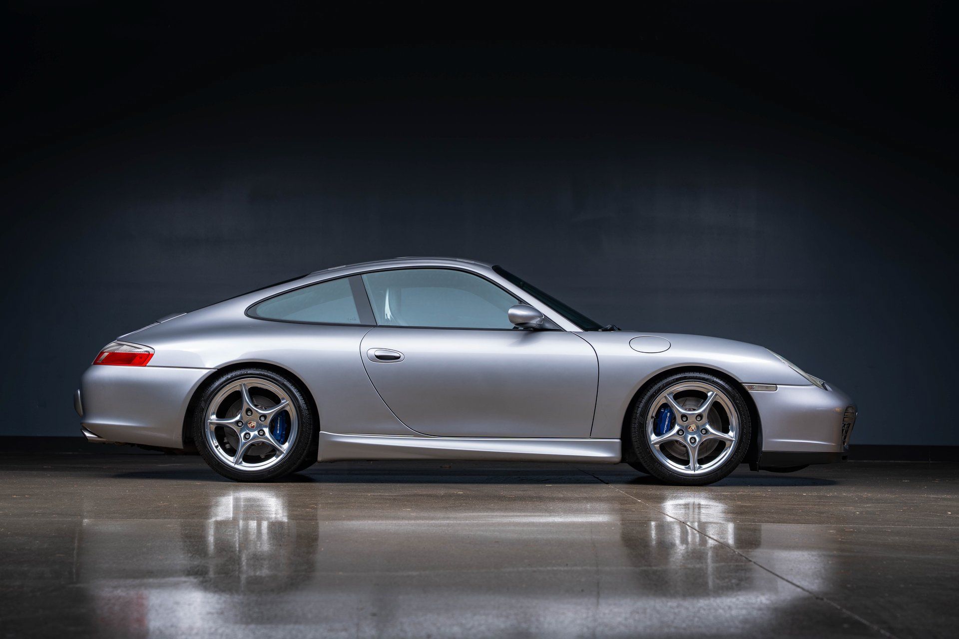 Used 2004 Porsche 911 40th Anniversary RWD image 4