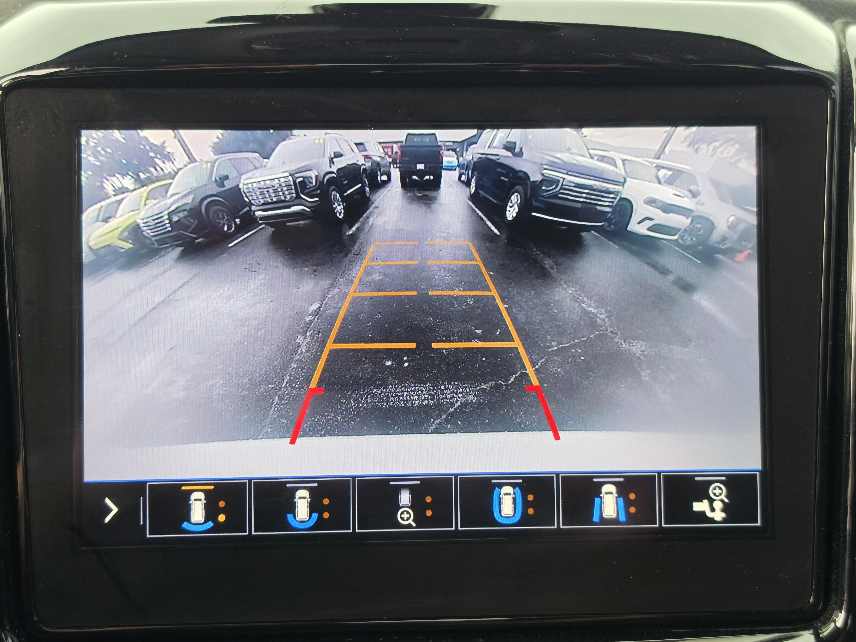 Used 2020 Chevrolet Traverse RS w/ LPO, Floor Liner Package FWD image 30