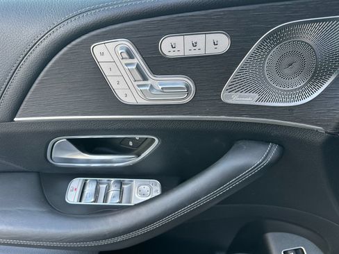 Used 2021 Mercedes-Benz GLS 580 4MATIC image 11