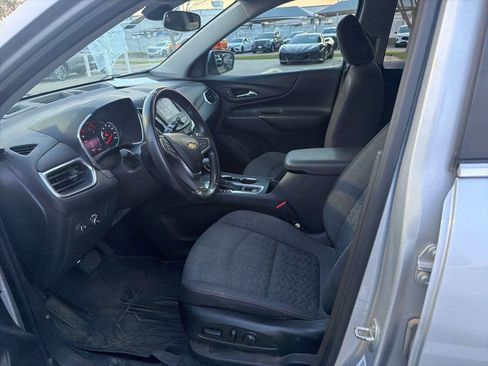 Used 2022 Chevrolet Equinox LT image 12