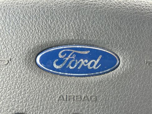 Used 2014 Ford F250 Lariat image 30