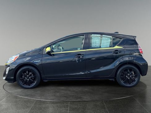 Used 2016 Toyota Prius C Persona Series FWD image 6