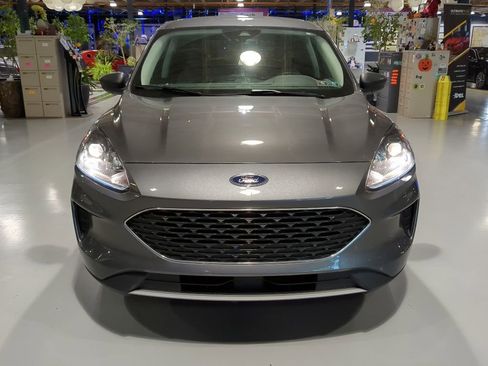 Used 2022 Ford Escape SE w/ Convenience Package AWD/4WD image 3