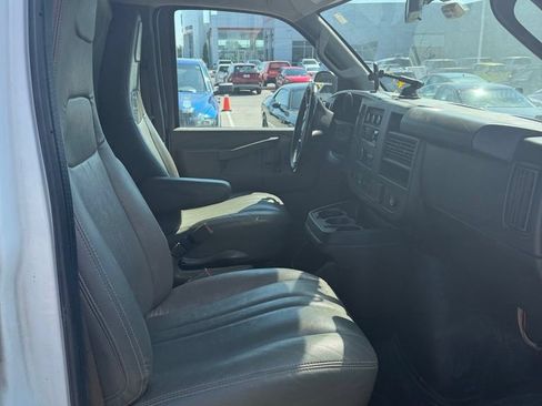 Used 2019 Chevrolet Express 2500 w/ Driver Convenience Package RWD image 6