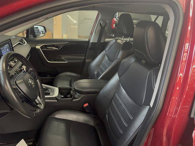 Used 2019 Toyota RAV4 XLE Premium w/ Cold Weather Package AWD/4WD image 12