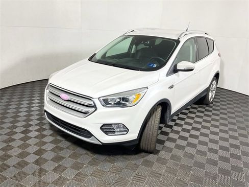 Used 2019 Ford Escape Titanium image 9