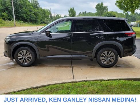Used 2022 Nissan Pathfinder S AWD/4WD image 6