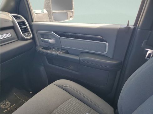 Used 2023 RAM 2500 Big Horn AWD/4WD image 14