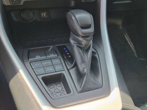 Used 2023 Toyota RAV4 LE AWD/4WD image 20