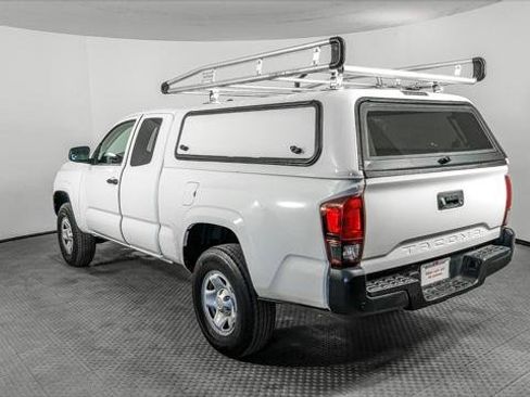 Used 2019 Toyota Tacoma SR image 4