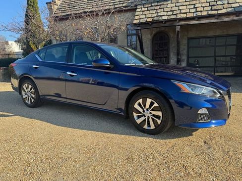 Used 2021 Nissan Altima 2.5 S image 2