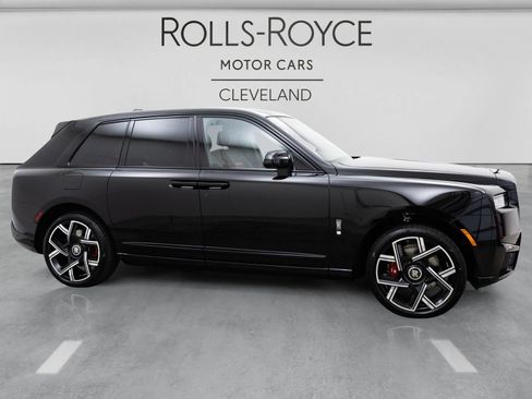 New 2027 Rolls-Royce Cullinan Black Badge AWD/4WD image 7