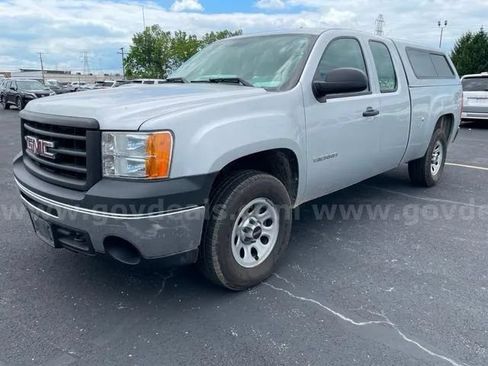 Used 2013 GMC Sierra 1500 W/T AWD/4WD image 3