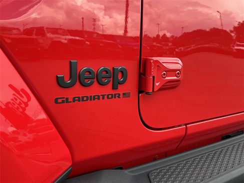 New 2025 Jeep Gladiator High Tide image 35