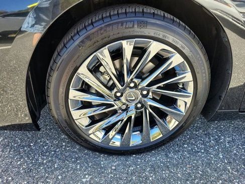 Used 2024 Lexus ES 300h Ultra Luxury w/ Accessory Package (Z2) image 16