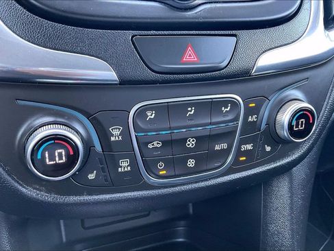 Used 2019 Chevrolet Equinox LT FWD image 17