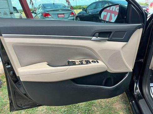 Used 2019 Hyundai Elantra SEL FWD image 13