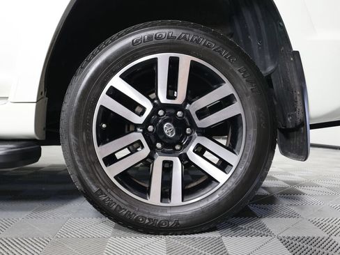 Used 2015 Toyota 4Runner Limited AWD/4WD image 8