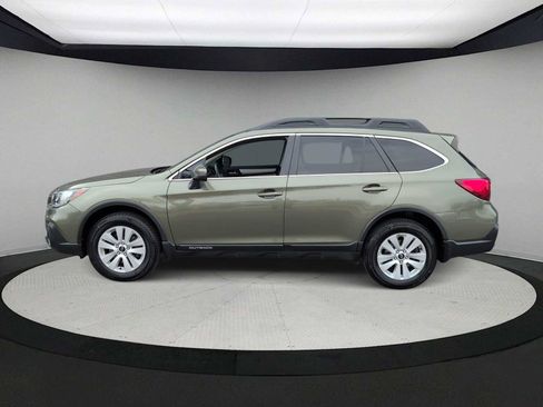 Used 2018 Subaru Outback 2.5i Premium image 5