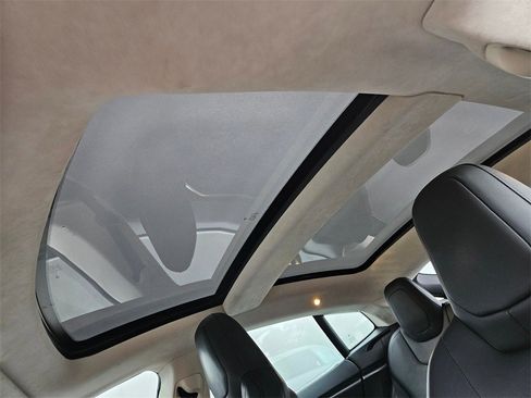 Used 2015 Tesla Model S 85D image 18