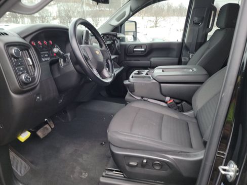 Used 2024 Chevrolet Silverado 2500 Custom w/ Custom Convenience Package image 13