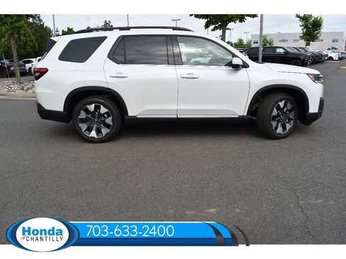 New 2026 Honda Pilot Touring image 8