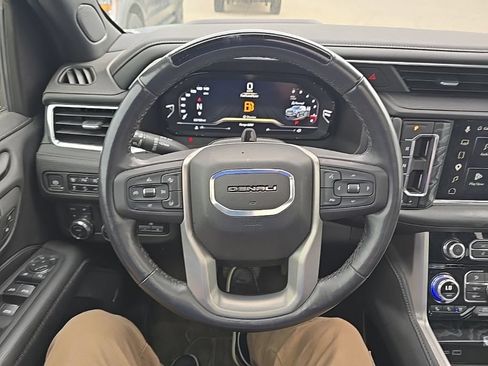 Used 2024 GMC Yukon XL Denali w/ Denali Reserve Package AWD/4WD image 28