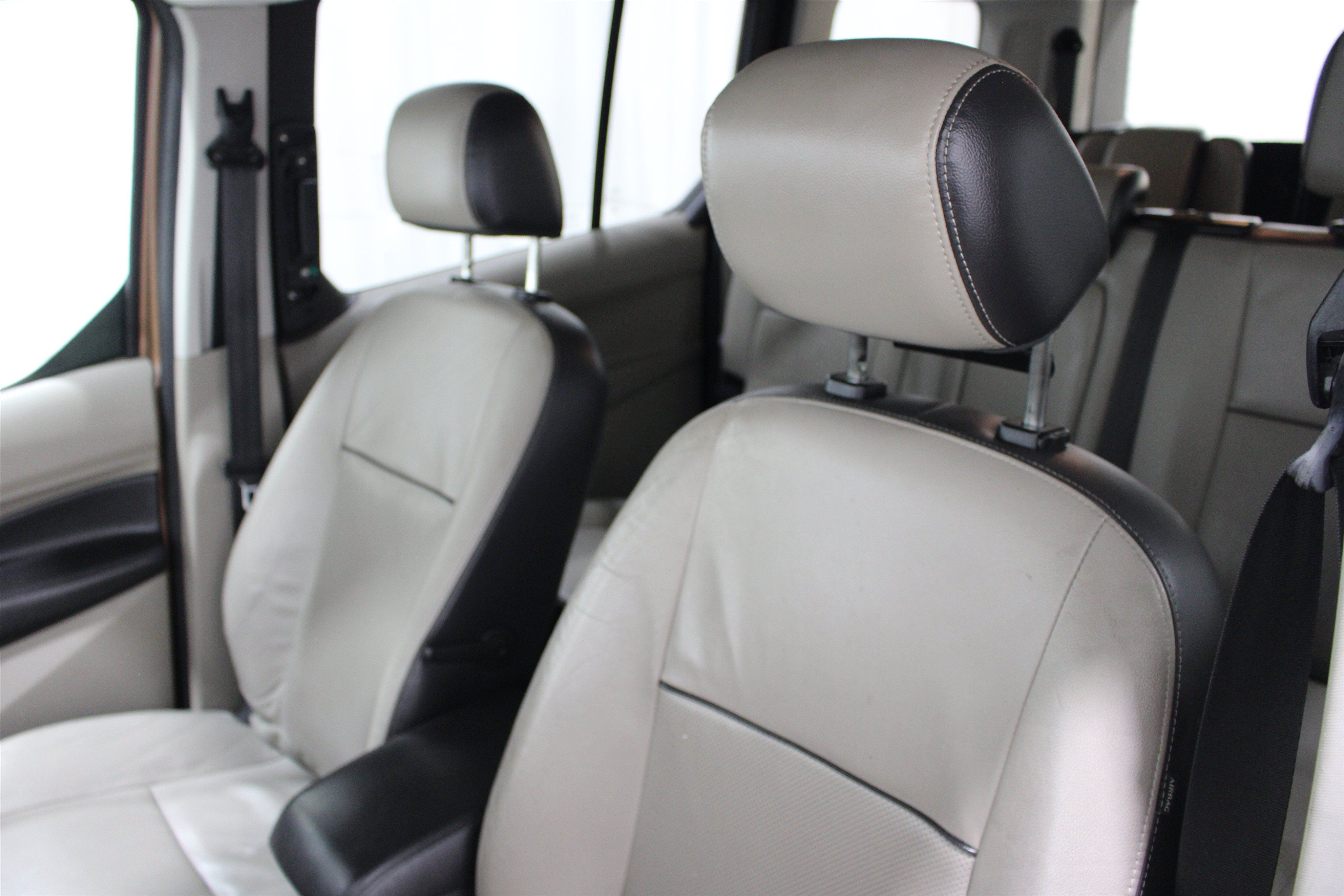 Used 2014 Ford Transit Connect Titanium FWD image 4