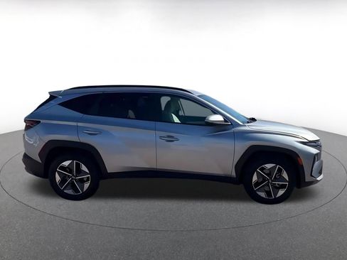 Used 2025 Hyundai Tucson SEL FWD image 16
