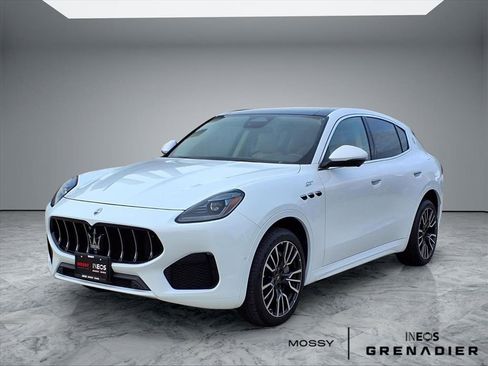 Used 2023 Maserati Grecale GT image 3