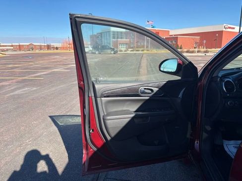 Used 2017 Buick Enclave Premium w/ Experience Buick Package image 4