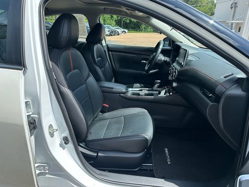 Used 2025 Nissan Sentra SR w/ SR Premium Package FWD image 20